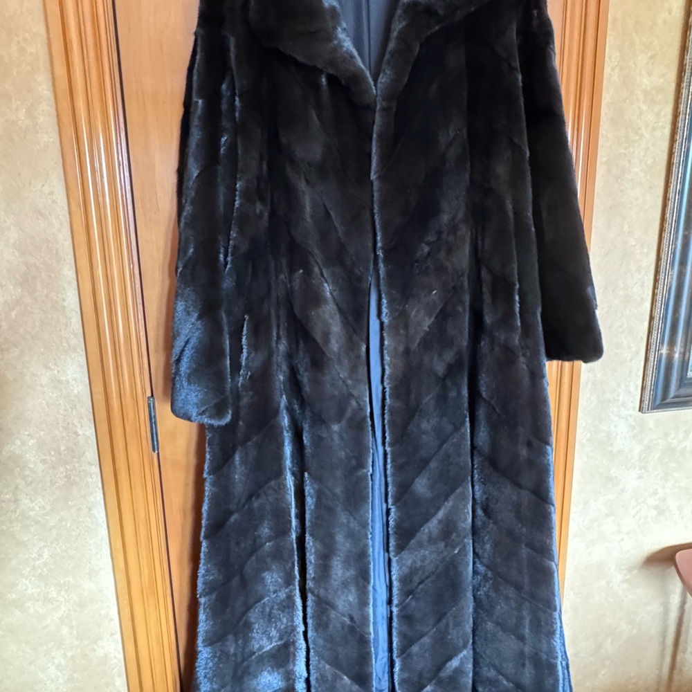 Designed by Zandra Rhodes - Neiman Marcus, Full-length Black Mink Fur Coat - Picture 9 of 15
